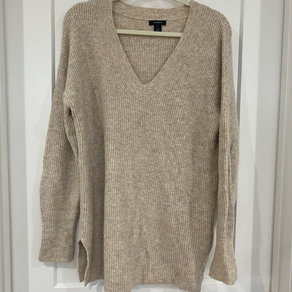Halogen soft beige/tan v neck sweater - Picture 2 of 5
